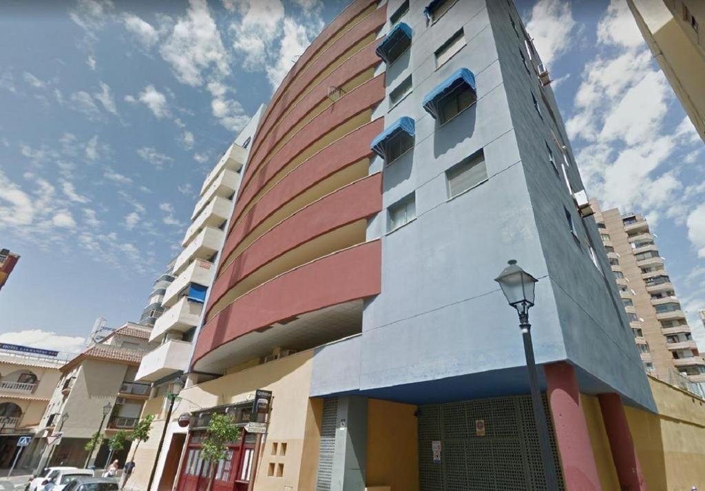 Gran Apartamento Cerca De La Playa Con Piscina En El Centro فوينخيرولا المظهر الخارجي الصورة